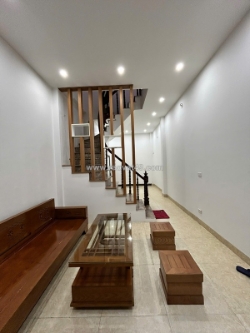 Bán nhà cầu lủ, ô tô đỗ cửa, dt 32m2, 3 ngủ giá 6,8 tỷ.