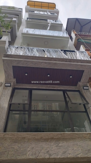 Bán nhà chín chủ ! phân lô hoàng quốc việt cầu giấy vỉ hè oto thang máy 65m x7t