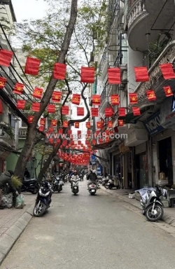 Bán nhà giảng võ, trung tâm ba đình - 45/50m² x 5t - ô tô tránh - ở ngay - kinh