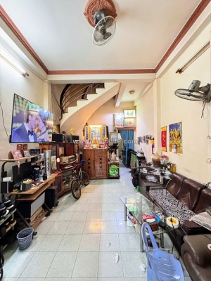 Bán nhà hẻm ô tô ngay phố ẩm thực phú thọ hòa, 67m2, 2 tầng, vị trí kinh doanh,