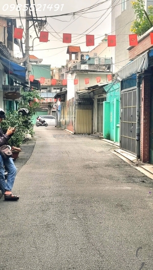 Bán nhà hiếm hxh tránh - nguyễn kiệm gần ngã tư phú nhuận giáp q3 - giá 16 tỉ