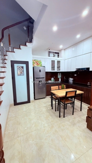 Bán nhà lạc long quân - tây hồ. 34m, 5tầng, mặt tiền 5,2m, nhỉnh 10 tỷ- siêu