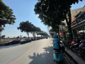 Bán nhà lê trọng tấn - nhỉnh 400tr/m với cực phẩm lô góc 3 mặt ngõ ô tô tránh -