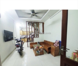 Bán nhà lô góc 3 mặt thoáng ô tô tránh cách 80m.
nhà 5 tầng .ra tới đường 32