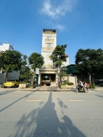 Bán nhà mặt phố cổ linh, vỉa hè rộng, view vườn hoa, 2 xe container tránh nhau,