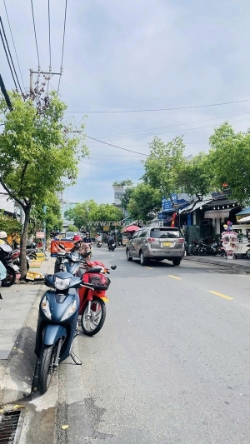 Bán nhà mặt tiền thoại ngọc hầu, ngay lũy bán bích, 4.2x29m, 5 t - 6pn, hạ còn