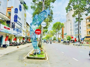 Bán  nhà mặt tiền trần hưng đạo, 80 m2, 4 lầu 70 tỷ quận 1