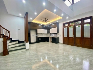 Bán nhà ngọc lâm 60m x 6t thang máy full nội thất ở luôn, gần phố. lh 0936123469