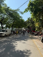 Bán nhà nguyễn khang cầu giấy ngõ nông gần phố vị trí siêu  đẹp 40m 5 tầng 13,7