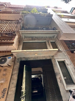 Bán nhà phố vọng - 70m 4 tầng 13,5 tỷ - vị trí cách phố chỉ hơn 20m - nhà cũ