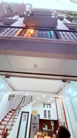 Bán nhà tây hồ-lạc long quân, dt32m2, 5 tầng. 3 ngủ khép kín, 2 nhà ra phố (giá