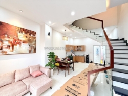 Bán nhà thủ đức, linh đông, đường số  24. dt 52m2, 4 tầng, 4pn, sh, giá 6.68