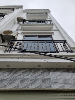 Bán nhà trần quý kiên 38 mét 6 tầng, một bước ra đường lớn tỷ