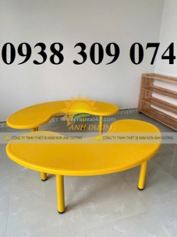 Bàn nhựa vòng cung nhập khẩu, bàn bán nguyệt mầm non
