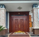 Báo giá cửa thép vân gỗ 4 cánh – cửa chính hiện đại