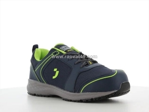 Cách chọn giày bảo hộ cho nhân viên kho