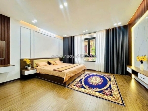 Cần bán nhà vũ trọng phụng ngõ thẳng tắp cách mặt phố 30m - 60m x 5 tầng mặt