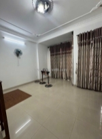 Cần căn nhà 4 tầng diện tích  đất : 100m2 ngang 5m đường  lý thái tông , p