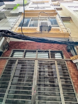 Cầu giấy dt 21m x4 tầng giá 6,1 tỷ ngõ thông,15m ra ô tô,dân xây