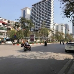 Chỉ 500 triệu/m có ngay nhà mp võng thị 230m 10 tầng thang máy mt 12 m giá 110