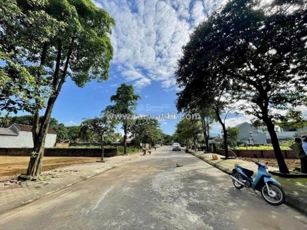 ~/Img/2025/11/chinh-chu-ban-gap-lo-dat-100m2-tdc-vai-reo-gan-nha-may-in-tien-cach-cong-nghe-02.jpg