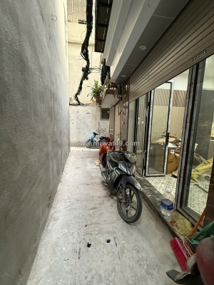 Chính chủ bán nhà trung tâm đống đa 5 tầng 3 ngủ giá 5.x tỷ