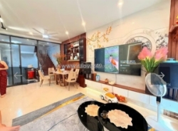 Chính chủ bán nhanh nhà cầu giấy, sát phố, ô tô 7 chỗ qua nhà 54m, .9 tỷ