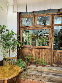 Chính chủ cần sang nhượng tiệm hoa – có thể kết hợp làm quán cafe trung tâm ba