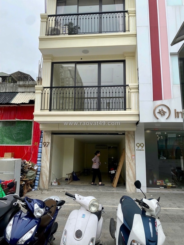 ~/Img/2025/11/cho-thue-cua-hang-2-mat-tien-tai-97-o-cho-dua-va-130-dong-cac-dong-da-ha-noi-01.jpg
