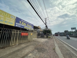 Cho thuê mặt bằng kinh doanh tại ấp ngũ phúc phường hố nai, mặt tiền đường ql1a.