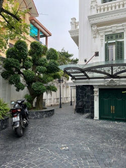 Cho thuê nhà 2 tầng thông sàn khu đô thị kỳ bá- tp thái bình