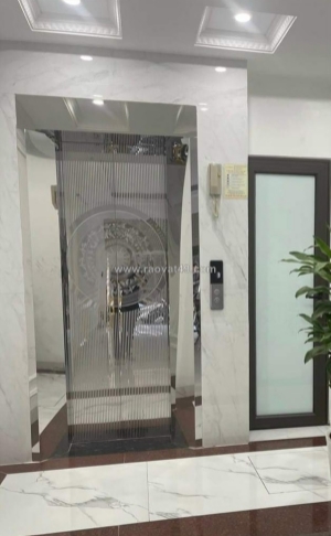 Cho thuê nhà căn góc, thang máy, pccc, vỉa hè, 107m2- 5t, lò đúc_51 tr