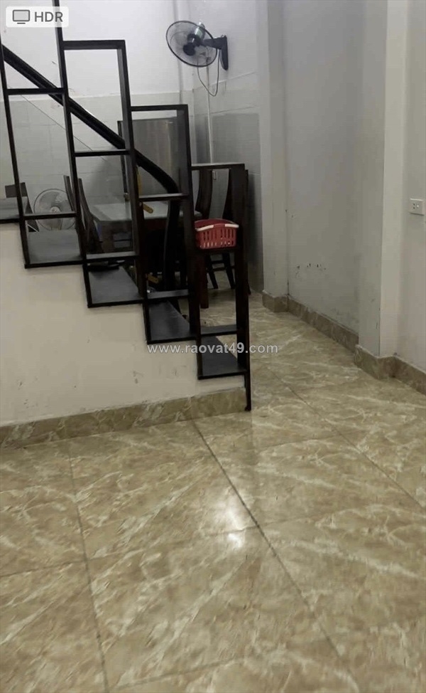 ~/Img/2025/11/cho-thue-nha-khuong-trung-36-m-x-4-tang-4pn-3-ve-sinh-13-trieu-o-6-nguoi-02.jpg