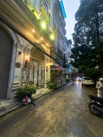 Cho thuê nhà ngõ ô tô tân mai 45m2 x 8 tầng thang máy, 30 triệu kd, vp
