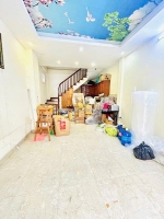 Cho thuê nhà nguyên căn ngõ 9 vĩnh hưng, 35m² x 5 tầng, gồm 3 phòng ngủ khép