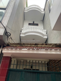 Cho thuê nhà phố chính kinh, 43m2 x 2.5 tầng, 2 ngủ, 2 vệ sinh, 11 triệu