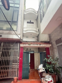 Cho thuê nhà riêng 2 tầng số 27 ngõ 72 chính kinh, nhân chính, thanh xuân, hà nội.