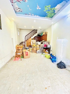 Cho thuê nhà vĩnh hưng 35m² x 5 tầng 3pn khép kín, 11 triệu