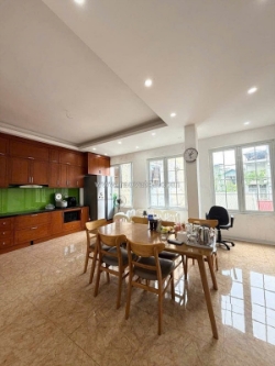 Cực hiếm bán nhà thụy khuê 70m2 lô góc gần phố kinh doanh hơn 13 tỷ