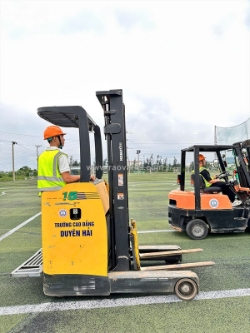 Dạy học xe nâng, máy xúc, máy cẩu