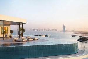 Dubai evenings and the elegance of a worldwide travel companion