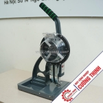 Dụng cụ dập khoen mắt cáo – giải pháp nâng tầm hoàn thiện sản phẩm