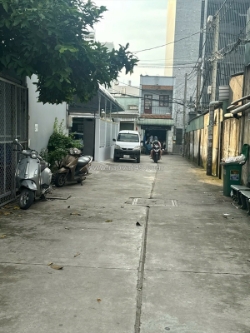 Giá rẻ gần aeon tân phú hẻm 5m xe hơi đỗ cửa 32m2 (4x8), nhà c4 tiện sửa, xây