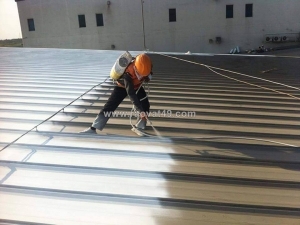 Giá thi công sơn chống nóng mái tôn – giải pháp hiệu quả cho ngôi nhà bạn