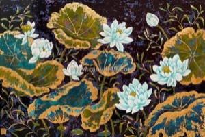 Gợi ý treo tranh sơn mài hoa sen hợp phong thủy phòng khách