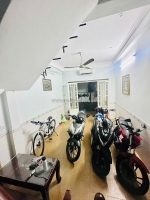 Hẻm 1 sẹc diện tích 47 m2 đúc 3 tấm có 4 tê q4