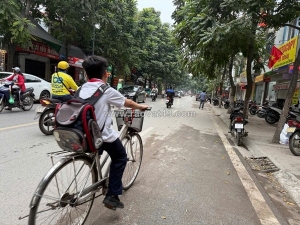 Hiếm -bán nhà đẹp hồng tiến- dân xâylô góc kinh doanh sầm uất- 70m 5 tầng nhỉnh