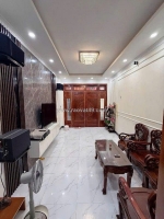 Hoàng ngân ngõ rộng - đẹp mới lung linh - 32m2 5 tầng mặt tiền 3.3m giá 9.95 tỷ