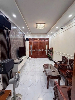 Hoàng ngân ngõ rộng - đẹp mới lung linh - 32m2 5 tầng mặt tiền 3.3m giá 9.95 tỷ