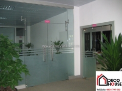 Hướng dẫn chỉnh bản lề thủy lực để cửa không còn cạ đá, cạ gạch